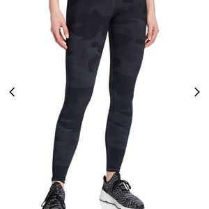 Alo High Waisted Vapor legging, Sz Small